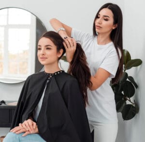 Etimesgut kuaför salonunda profesyonel saç tasarımı ve ombre uygulamaları